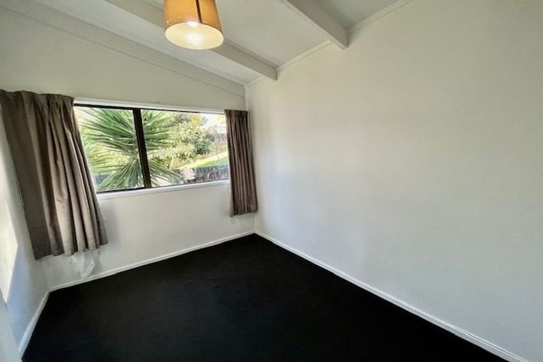 Photo of property in 50 Sungrove Rise, Sunnyvale, Auckland, 0612