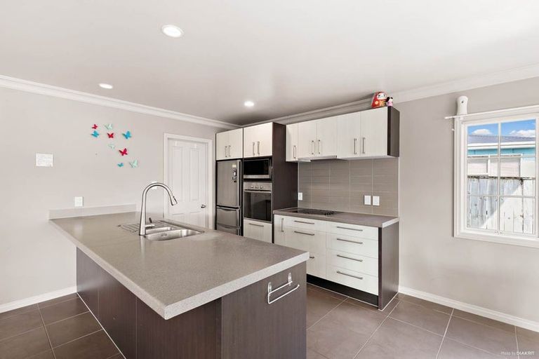 Photo of property in 416 West Coast Road, Glen Eden, Auckland, 0602