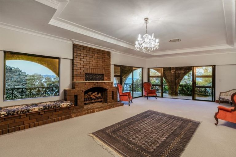 Photo of property in 27 Chelverton Terrace, Red Beach, 0932