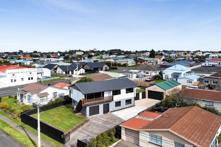 Photo of property in 35 Collins Street, Hawera, 4610