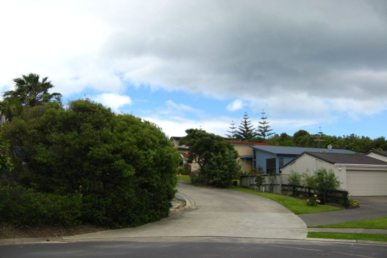 Photo of property in 42 Serene Place, Gulf Harbour, Whangaparaoa, 0930