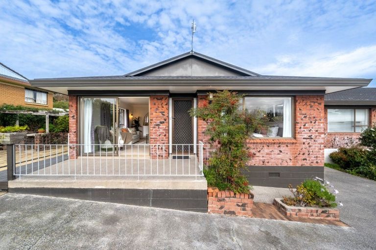 Photo of property in 2/29 Rapallo Place, Farm Cove, Auckland, 2012