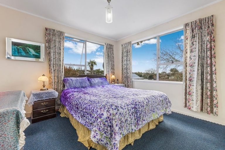 Photo of property in 10 Glucina Place, Glen Eden, Auckland, 0602