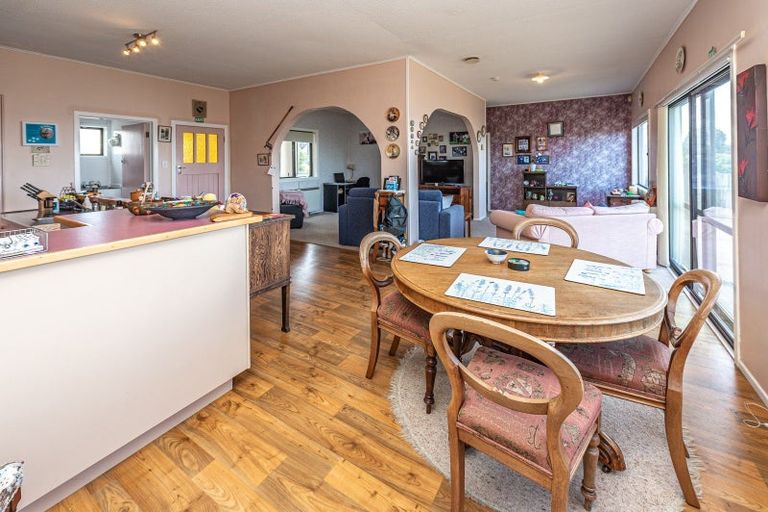 Photo of property in 13 Okiwa Terrace, Waiinu Beach, Whanganui, 4588