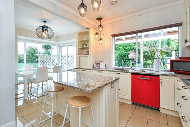 Photo of property in 3 Trentham Road, Papakura, 2110