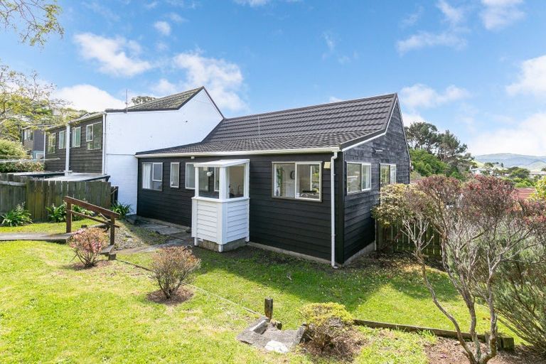 Photo of property in 6a Makatote Grove, Churton Park, Wellington, 6037