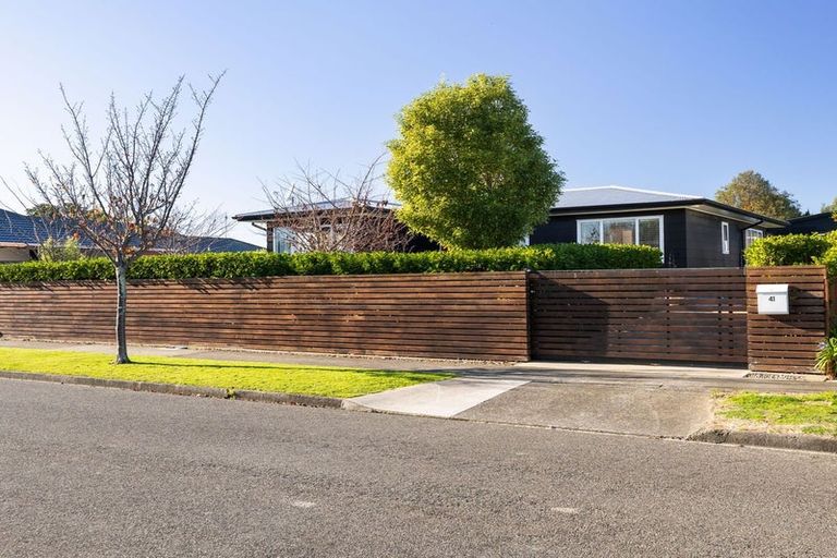 Photo of property in 41 Rosedale Crescent, Cloverlea, Palmerston North, 4412