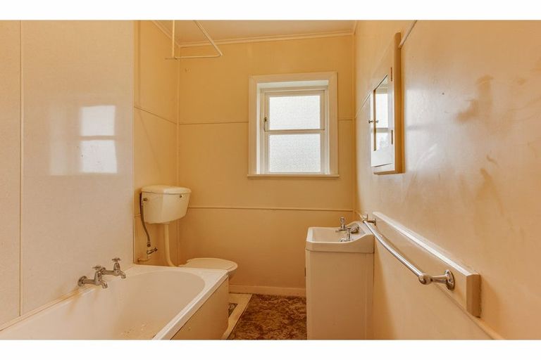 Photo of property in 5 Angland Avenue, Kensington, Timaru, 7910
