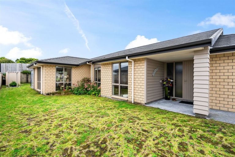 Photo of property in 6 Powhaitere Road, One Tree Point, 0118