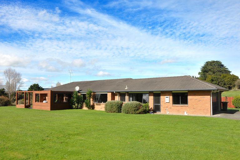 Photo of property in 927 Tauhoa Road, Kaipara Flats, Warkworth, 0984