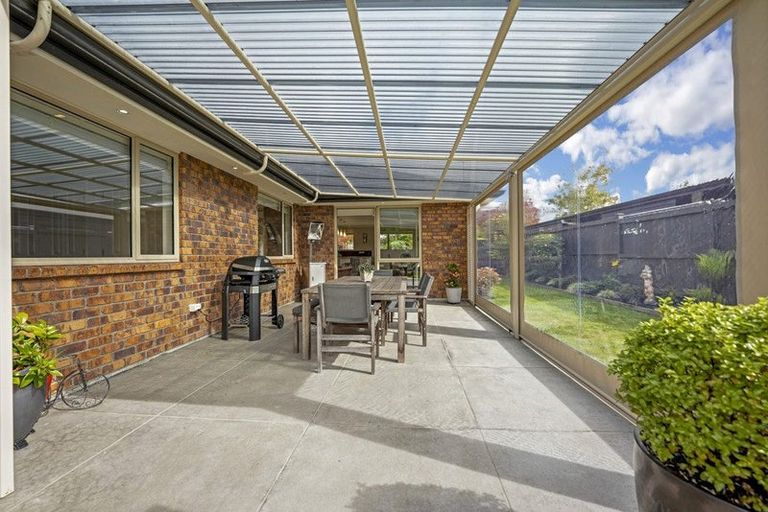 Photo of property in 11 Murray Becroft Avenue, Henderson Valley, Auckland, 0612