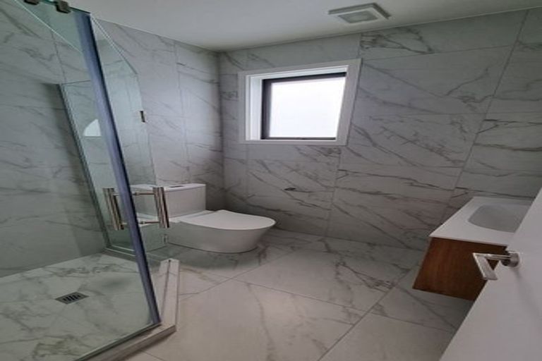 Photo of property in 64e Buscomb Avenue, Henderson, Auckland, 0610