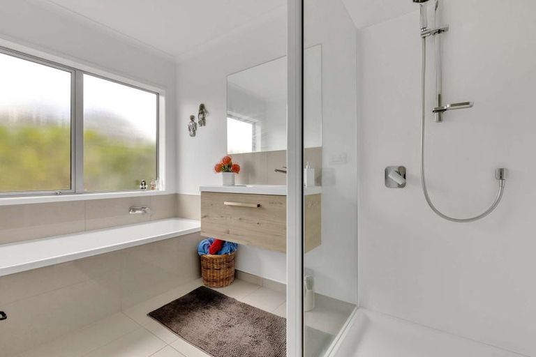 Photo of property in 20 Roseberry Place, Whitianga, 3510