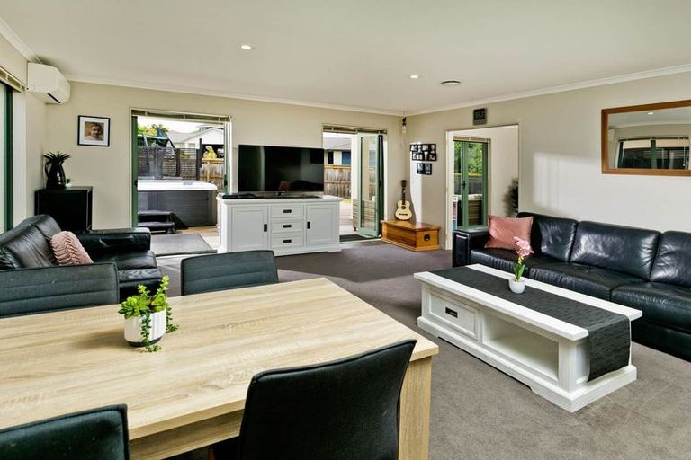Photo of property in 61 Clea View, Gulf Harbour, Whangaparaoa, 0930