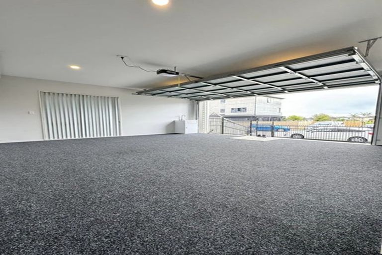 Photo of property in 6 Wyon Way, Flat Bush, Auckland, 2016