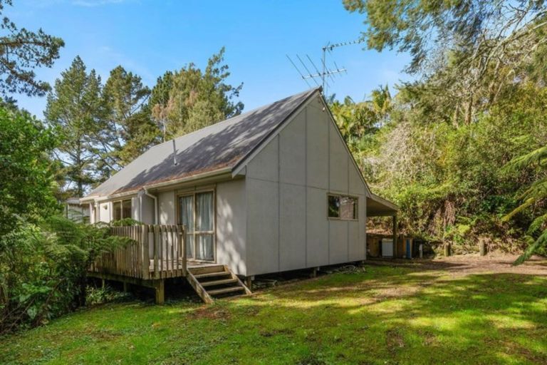 Photo of property in 132 Lonely Track Road, Redvale, Auckland, 0632