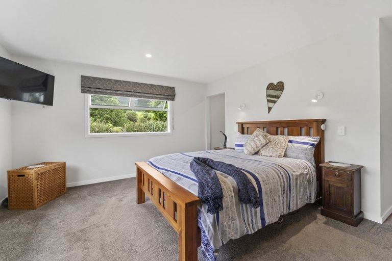 Photo of property in 140 School Road, Te Horo, Otaki, 5582