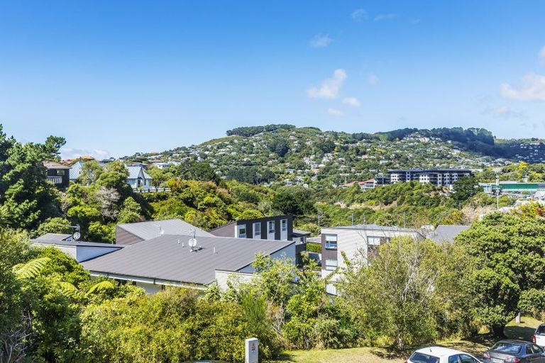 Photo of property in 11 Thatcher Crescent, Crofton Downs, Wellington, 6035