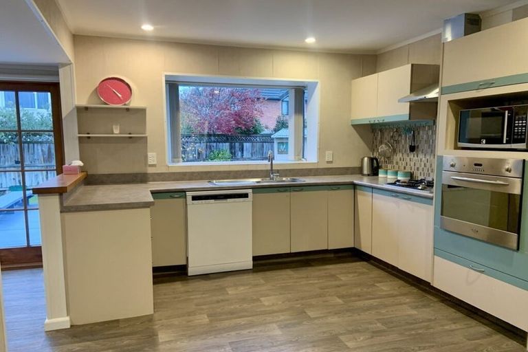 Photo of property in 13 Nutfield Lane, Cashmere, Christchurch, 8022