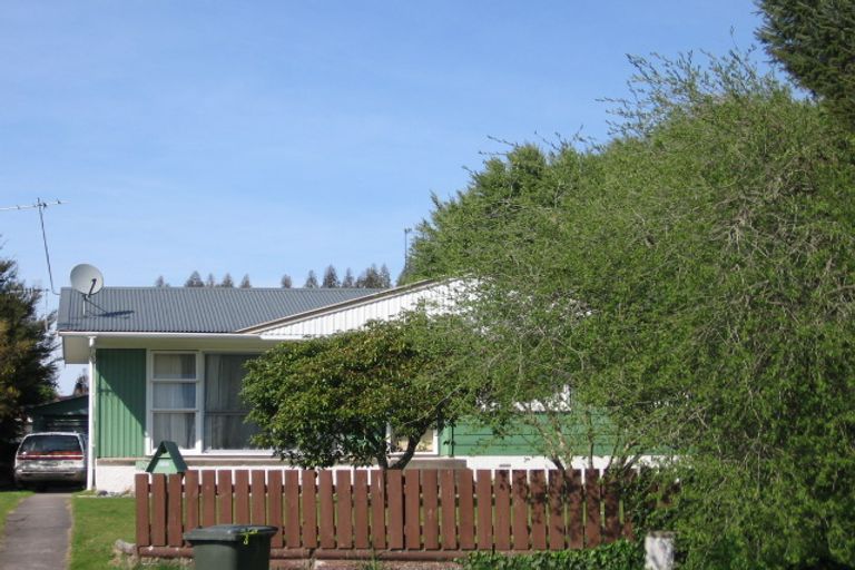 Photo of property in 5 Adam Place, Mangakakahi, Rotorua, 3015