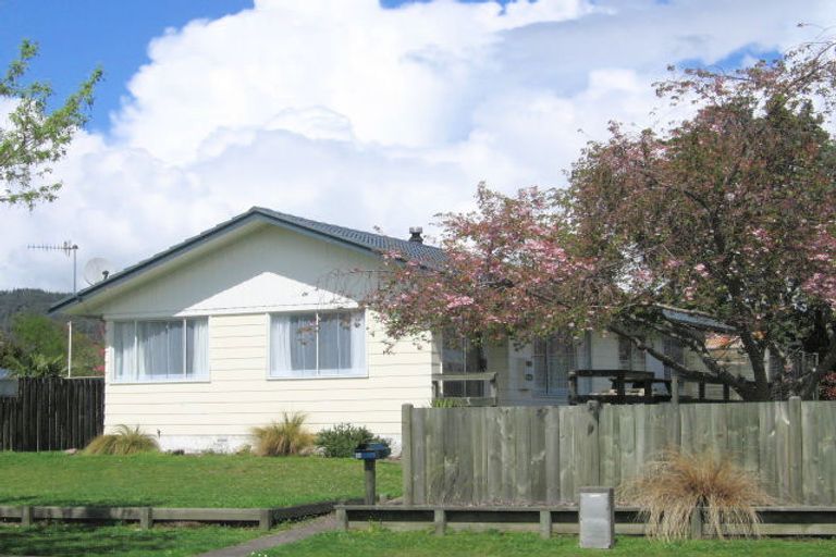 Photo of property in 28 Tennyson Drive, Owhata, Rotorua, 3010
