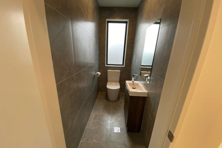 Photo of property in 7 Papa Takaro Lane, Flat Bush, Auckland, 2019