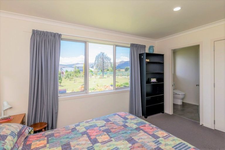 Photo of property in 15a Bovis Street, Shannon, 4821