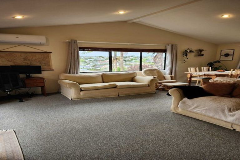 Photo of property in 11/76 Target Road, Totara Vale, Auckland, 0629