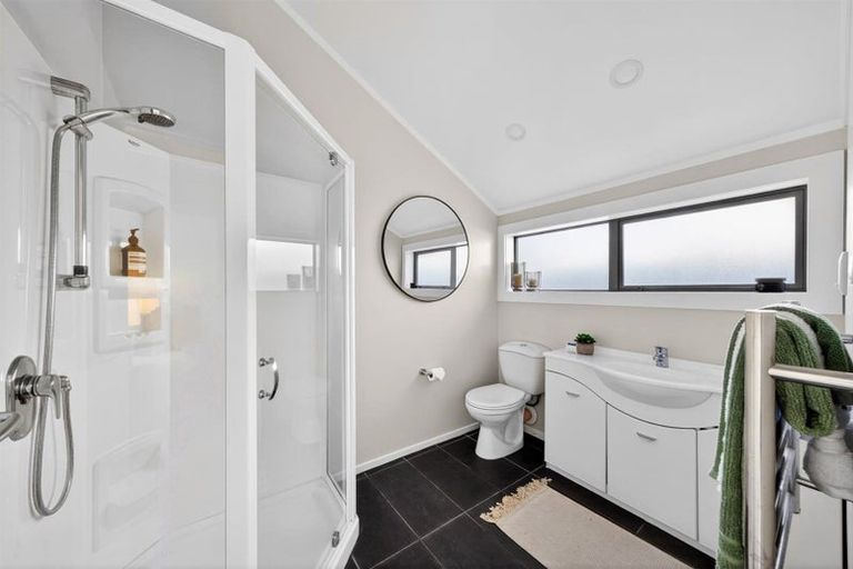 Photo of property in 5 Holiday Road, Milford, Auckland, 0620