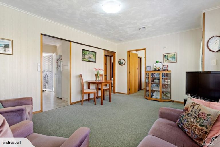 Photo of property in 2/22 Inverness Road, Browns Bay, Auckland, 0630