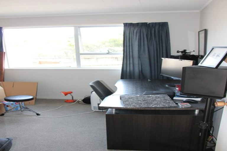 Photo of property in 14 Regency Place, Sunnynook, Auckland, 0632