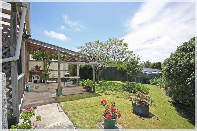 Photo of property in 37 Shortt Street, Foxton Beach, Foxton, 4815