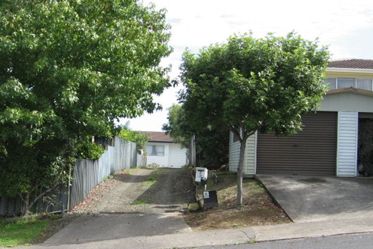 Photo of property in 2/24 Cedar Heights Avenue, Massey, Auckland, 0614