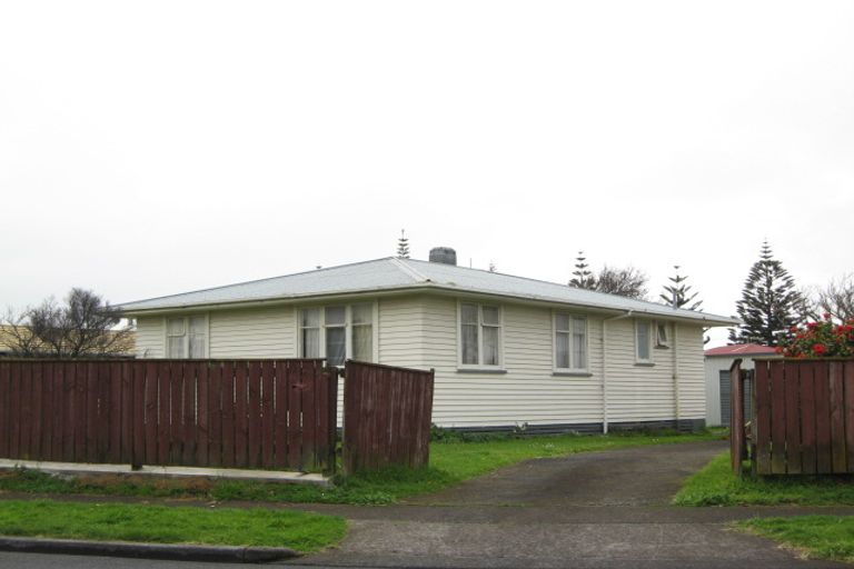 Photo of property in 10 Hume Street, Waitara, 4320