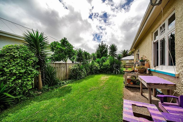 Photo of property in 46 Waihi Road, Hawera, 4610