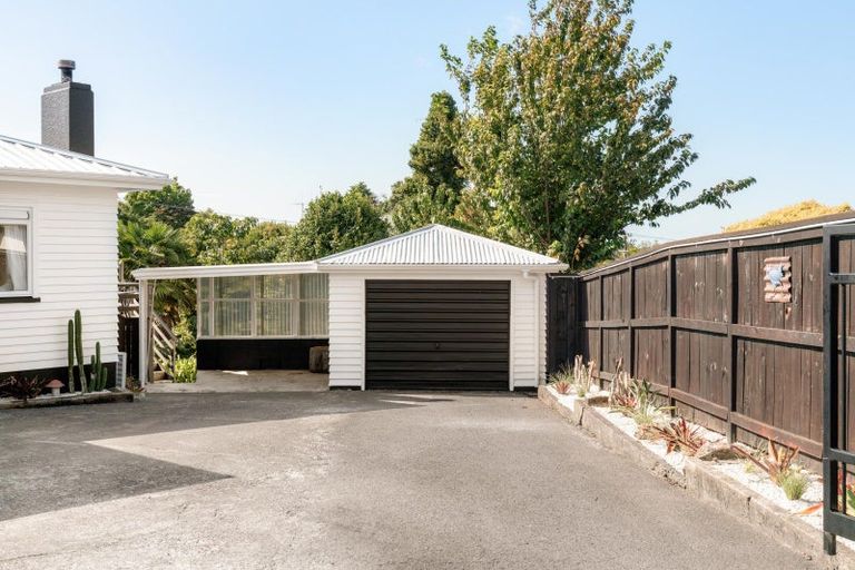 Photo of property in 16 Brown Terrace, Te Puke, 3119