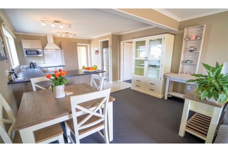 Photo of property in 69 Cargill Street, Waikiwi, Invercargill, 9810