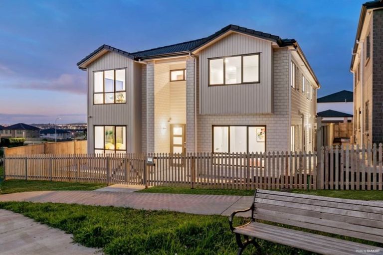 Photo of property in 60 Lime Hill Rise, Flat Bush, Auckland, 2019