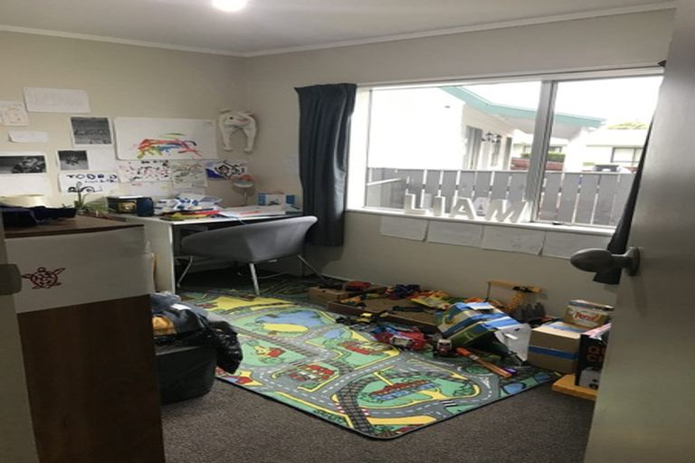 Photo of property in 87 Benmore Avenue, Cloverlea, Palmerston North, 4412