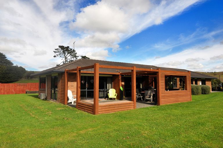 Photo of property in 927 Tauhoa Road, Kaipara Flats, Warkworth, 0984