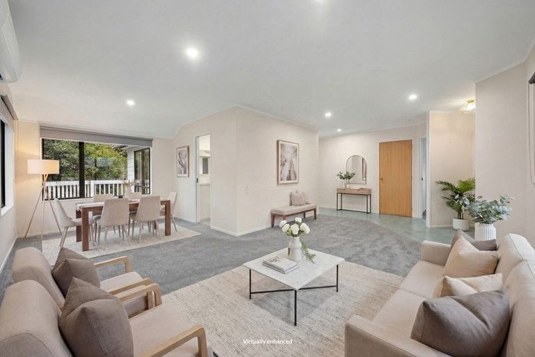 Photo of property in 18 Van Dyke Place, West Harbour, Auckland, 0618