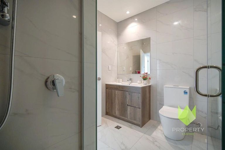 Photo of property in 20b Crestview Rise, Papakura, 2110