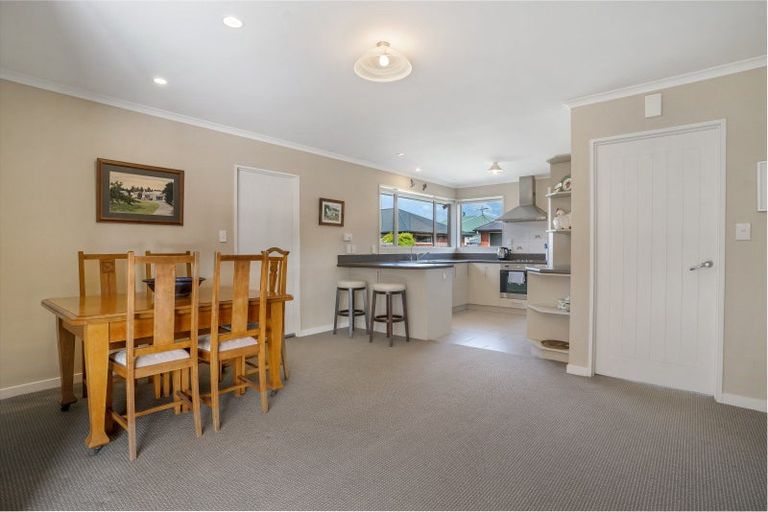 Photo of property in 98 Park Street, Winton, 9720