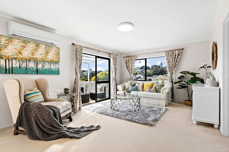 Photo of property in 72 Powrie Street, Glenfield, Auckland, 0629