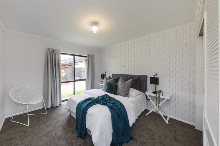 Photo of property in 20 Colonial Place, Kelvin Grove, Palmerston North, 4414