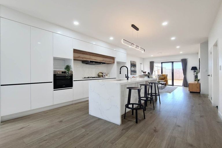 Photo of property in 4 Frontier Lane, Flat Bush, Auckland, 2019