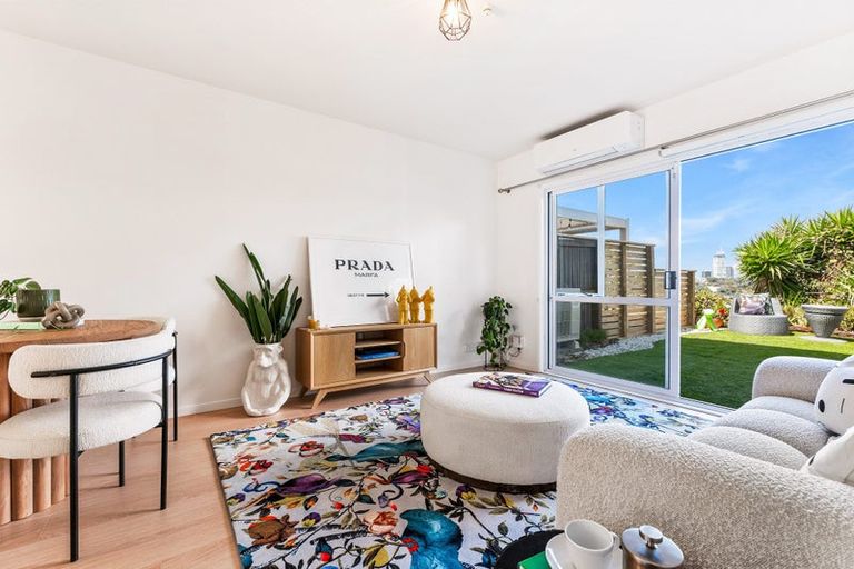 Photo of property in 9/72 Kitchener Road, Milford, Auckland, 0620