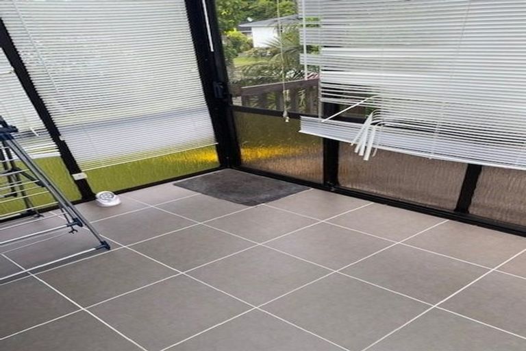 Photo of property in 34 Victory Crescent, Tawa, Wellington, 5028