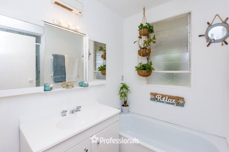 Photo of property in 25 Totara Park Road, Clouston Park, Upper Hutt, 5018