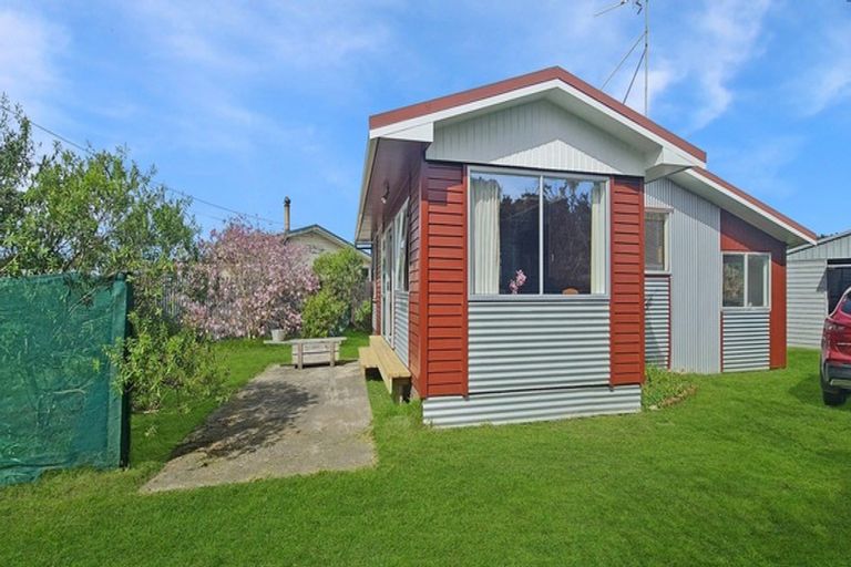 Photo of property in 1959 Parewanui Road, Parewanui, Bulls, 4894